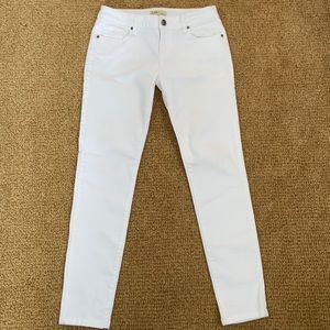 White skinny jeans
